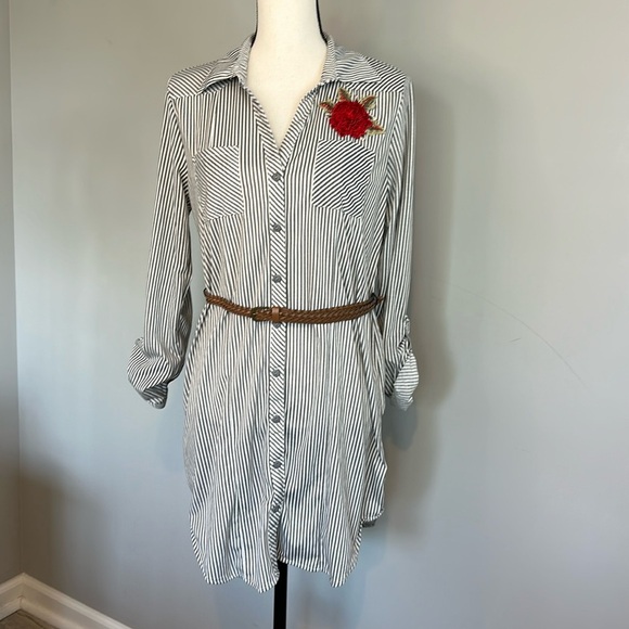 Passport Striped 3D Red Floral Flower Button Down Belted Dress Quarter Sleeve - Picture 1 of 6